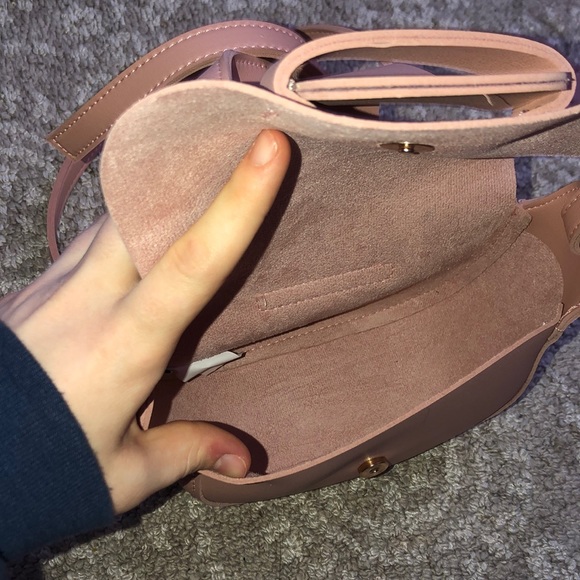 Miniso crossbody shoulder bag - Picture 4 of 7